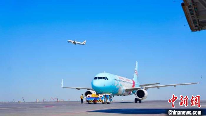 新疆機場旅客吞吐量創新高，公共航空運輸助力區域發展