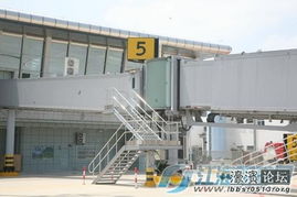 興東機(jī)場(chǎng)2號(hào)航站樓今起試運(yùn)行 廊橋啟用，南通航空邁入新篇章